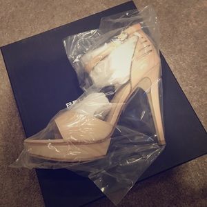 Pelle Moda Platform Pumps
